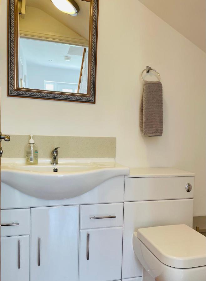 Sunny Corner, Padstow. Spacious 3 Bedrooms, 2.5 Bathrooms, Parking, Garden. Exteriör bild